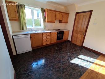6 Whitethorn Grove, Letterkenny, Letterkenny, Co. Donegal - Image 4