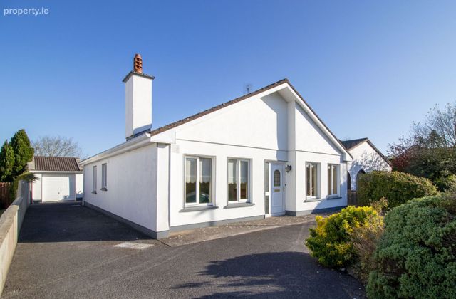 32 Knockaphunta Park, Castlebar, Co. Mayo - Click to view photos