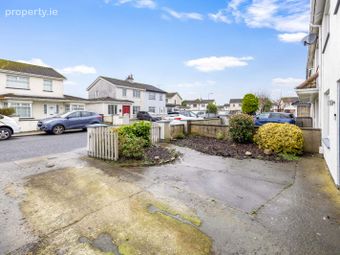 6 Holly Park, Bay Estate, Dundalk, Co. Louth - Image 4