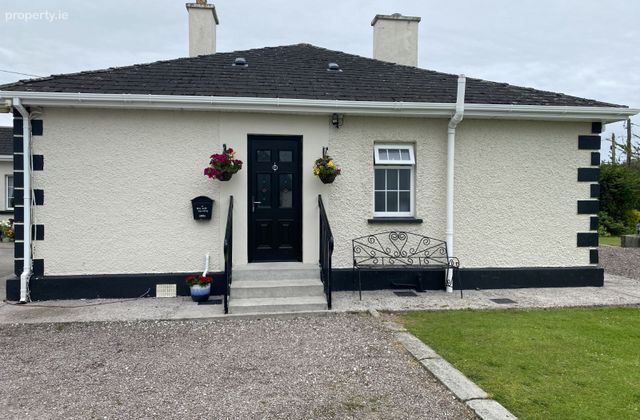 Knockgorm, Ballinacurra, Midleton, Co. Cork - Click to view photos