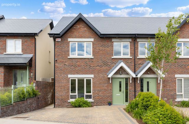 29 Rockfield Drive, Moneycarroll, Newtownmountkennedy, Co. Wicklow - Click to view photos