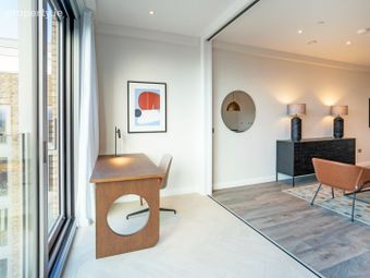 Apartment 19, Lock Gate 4, Charlemont Street, Dublin 2 - Image 3