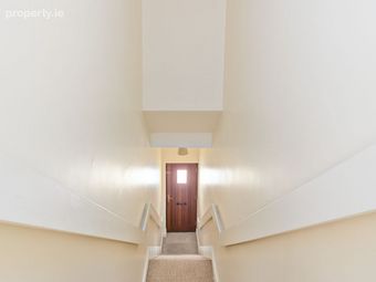 39 Rosse Court Terrace, Lucan, Co. Dublin - Image 4
