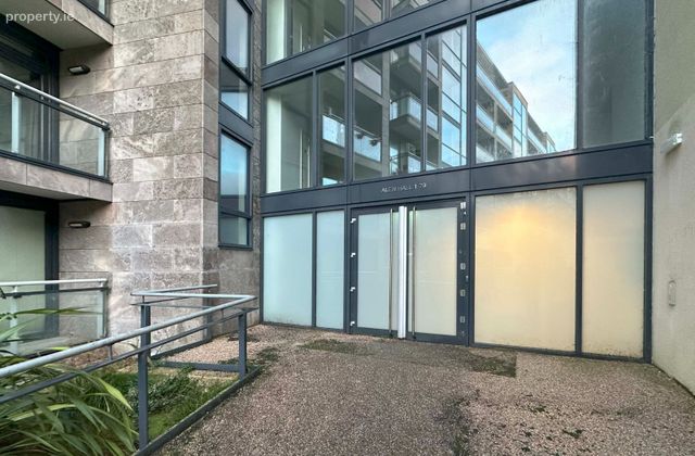 Apartment 20, Alen Hall, Belgard Square, Tallaght, Dublin 24 - Click to view photos