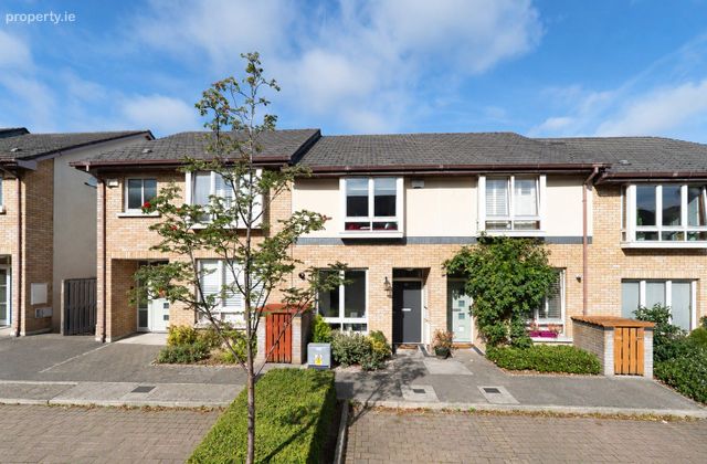 25 Belarmine Place, Dublin 18, Stepaside, Dublin 18 - Click to view photos