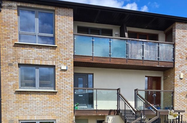 95 Hunters Hill, Hunters Wood, Ballycullen, Dublin 24 - Click to view photos