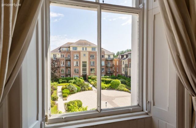 Mullins Wing Apartments, Linden Square, Grove Avenue, Stillorgan, Co. Dublin - Click to view photos