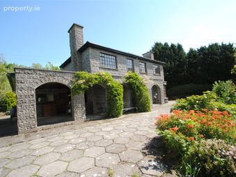 Laburnum House, Air Hill, Roscrea, Co Tipperary, Roscrea, Co. Tipperary - Image 2