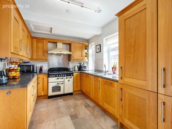 275 Collins Avenue, Whitehall, Dublin 9 - Image 4