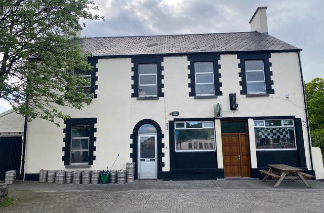 O'hares Bar, Cornmarket, Ballinrobe, Co. Mayo - Click to view photos