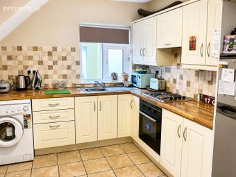 18 Bridge Court, Bridge Street, Ballinasloe, Co. Galway - Image 4