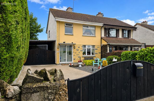 26 Beechmount Avenue, Clara, Co. Offaly - Click to view photos