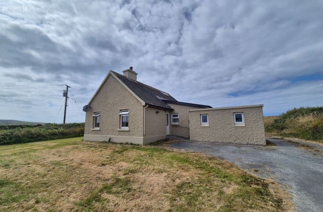 Moveen West, Kilkee, Co. Clare - Click to view photos