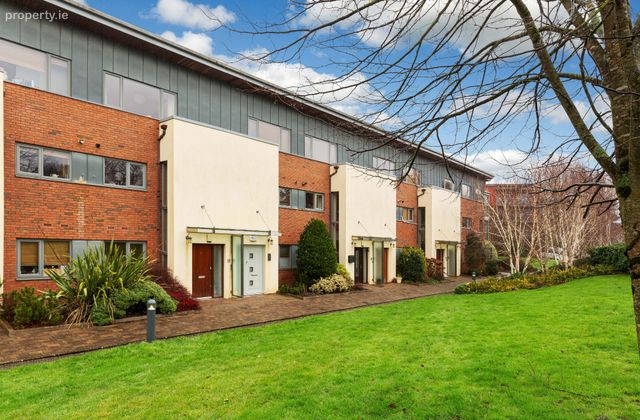 8 Cedarhurst Green, Castleknock, Dublin 15, Castleknock, Dublin 15 - Click to view photos
