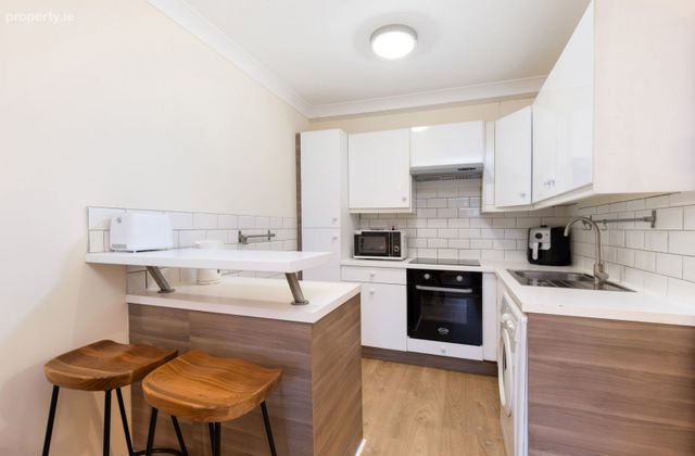 Flat 2, 49 Blessington Street, North Circular Road, Dublin 7 - Click to view photos