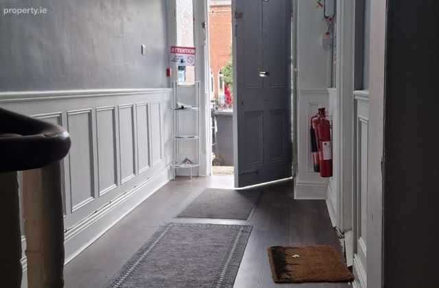 Flat 2, 27 South Circular Road, Dublin 8, Portobello, Dublin 8 - Click to view photos