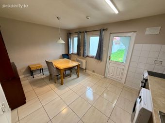 8 Aisling Drive, Upper Main Street, Ballyhaunis, Co. Mayo - Image 5