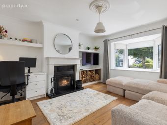 8 Sandyford Hall Grove, Dublin 18, Sandyford, Dublin 18 - Image 2
