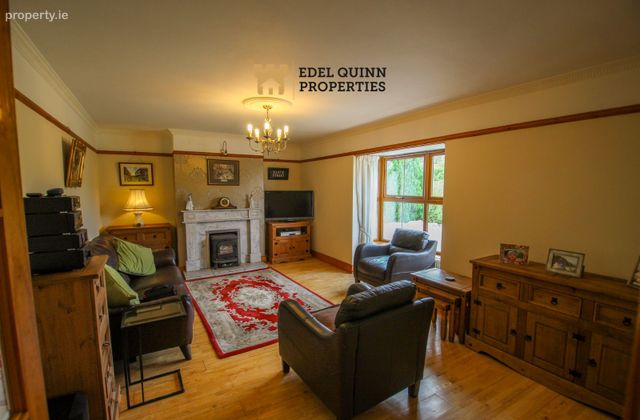 Glengesh, Ardara, Co. Donegal - Click to view photos