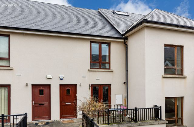 10 The Close, Robswall, Malahide, Co Dublin, Malahide, Co. Dublin - Click to view photos