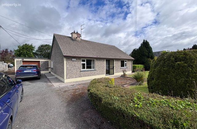 Cork Road, Durrow, Durrow, Co. Laois - Click to view photos