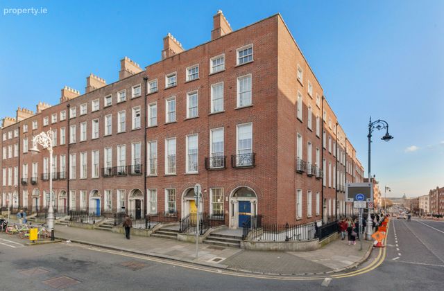 Apt.11, 52 Mountjoy Square South, Dublin, Dublin 1 - Click to view photos