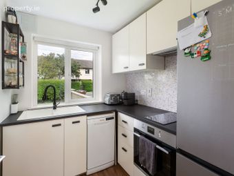 21 Saint Anne's Park, Shankill, Shankill, Dublin 18 - Image 4