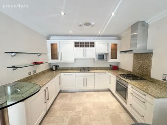 21 Cedar Lodge, Farmleigh Avenue, Castleknock, Dublin 15 - Image 4