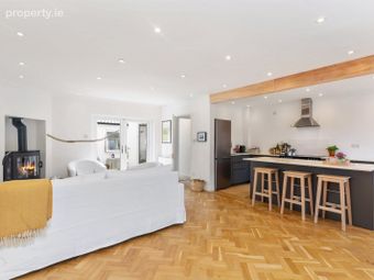 2 Strand Mews, Lea Road, Sandymount, Dublin 4 - Image 3
