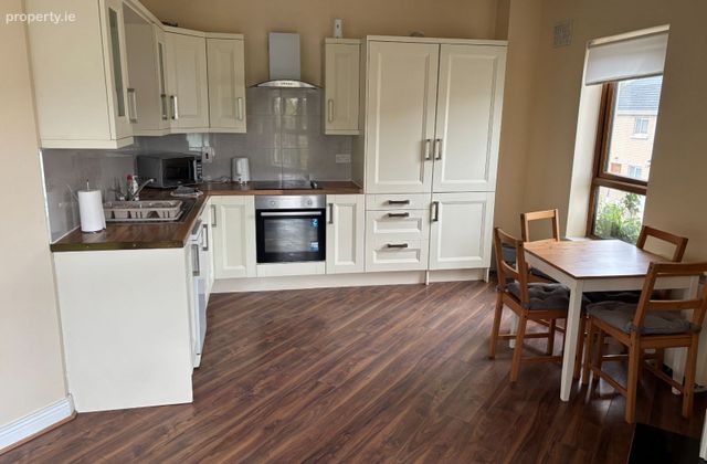 Curlew House, Aston Green, Aston Village, Drogheda, Co. Louth - Click to view photos