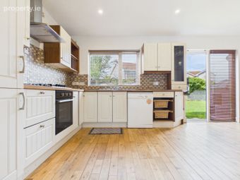 14 D&uacute;n Coran, Sweetfields, Youghal, Co. Cork - Image 5