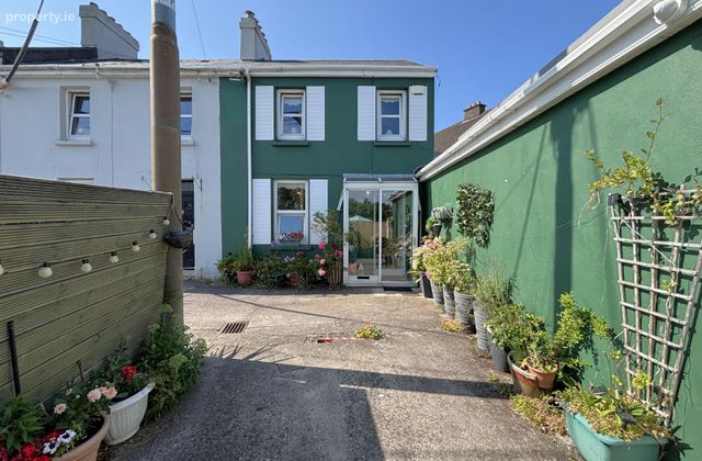 15 Frankfield View, Old Youghal Road, Dillons Cross, St. Lukes, Co. Cork - Click to view photos