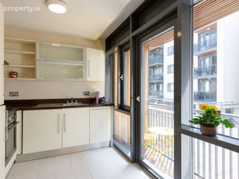 Apt 101 Block 100 Cathedral Court, New Street South, Dublin 8 - Image 4