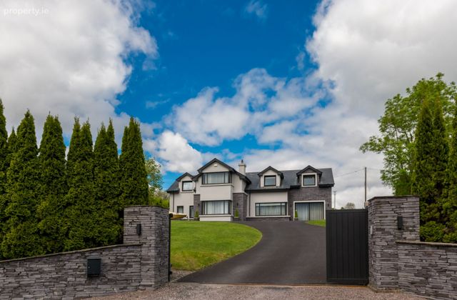 Dunmaniheen, Killorglin, Killorglin, Co. Kerry - Click to view photos