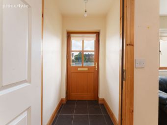 4 Brosna Court, Frederick Street, Clara, Co. Offaly - Image 3