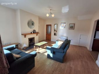 9 Courtyard Cottages, Ballycuggaran, Ogonnelloe, Killaloe, Co. Clare - Image 2