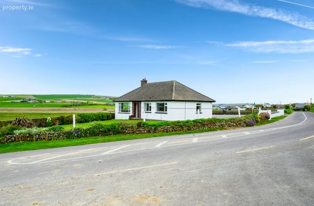 Cois Na Farraige, Lispatrick Lower, Old Head, Old Head, Co. Cork - Click to view photos