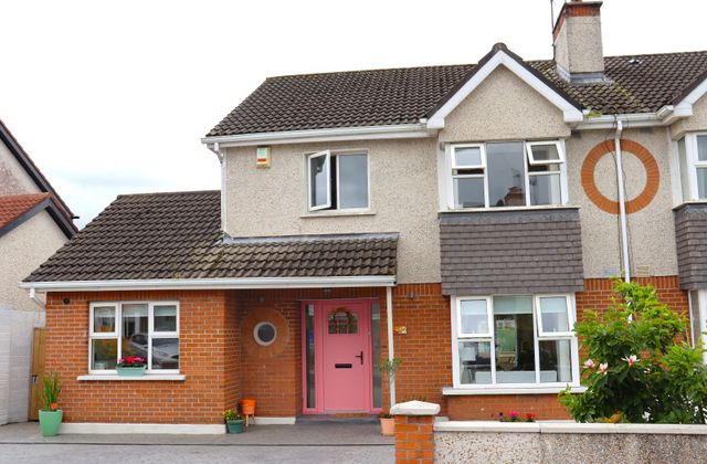 24 Coolraine Heights, Old Cratloe Road, Clareview, Co. Limerick - Click to view photos