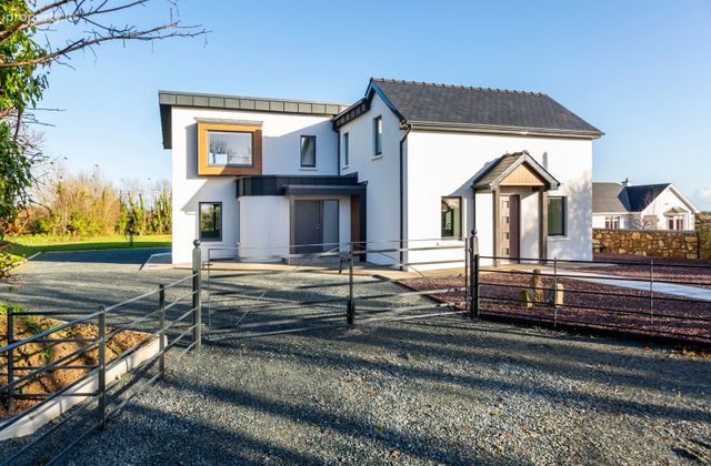 Dot's Seaview Cottage, Haggard, Bannow, Co. Wexford - Click to view photos