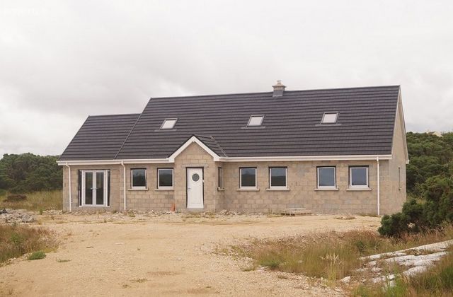 Cruckakeehan, Annagry, Loughanure, Co. Donegal - Click to view photos