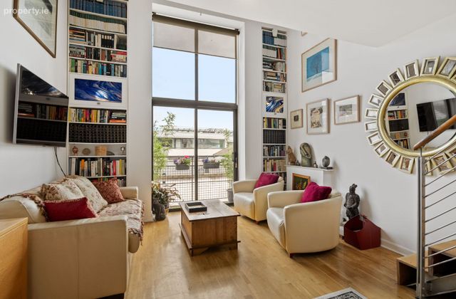Apartment 11, 7a Fownes Street Upper, Temple Bar, Dublin 2 - Click to view photos