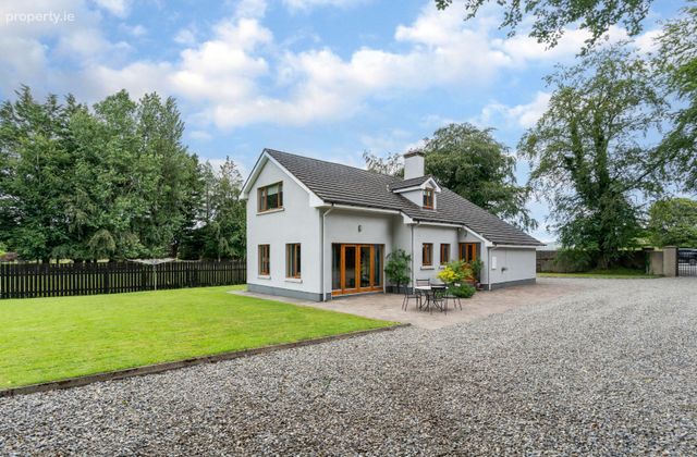 'four Winds' On C. 0.5 Acre, Crosscoolharbour, Blessington, Co. Wicklow - Click to view photos
