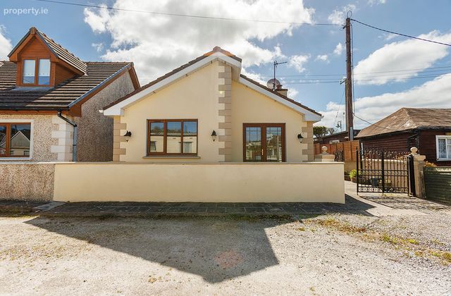 Cox's Field, Youghal, Co. Cork - Click to view photos