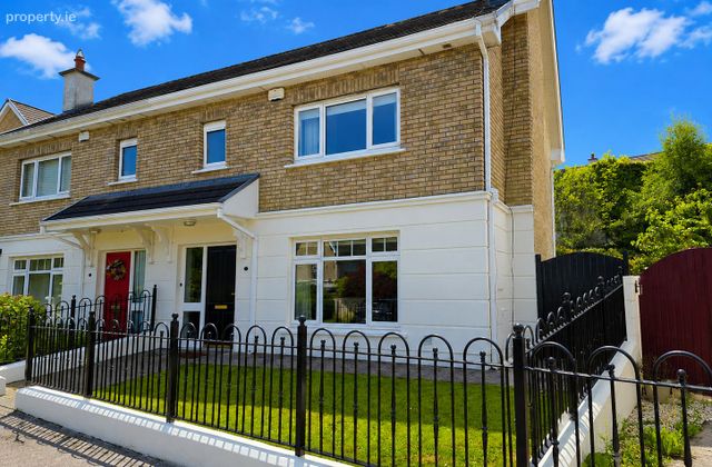 69 Clarkes Wood, Mount Oval Village, Rochestown, Co. Cork - Click to view photos