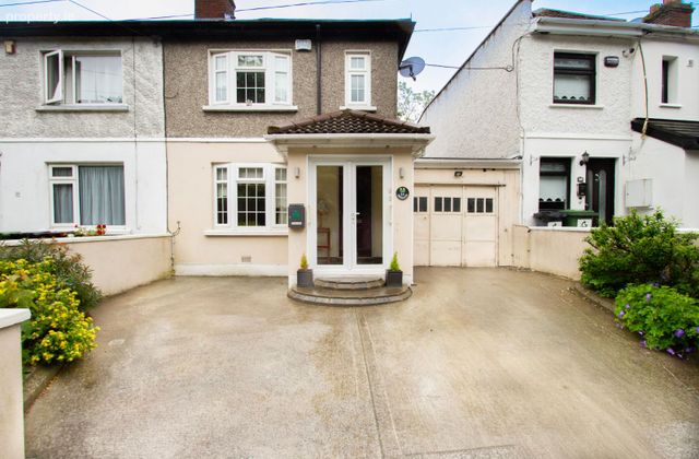 54 Brickfield Drive, Dublin 12, Drimnagh, Dublin 12 - Click to view photos
