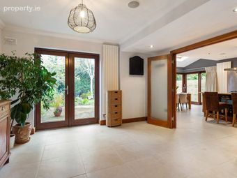 11 Glencairn Glade, The Gallops, Leopardstown, Dublin 18 - Image 5