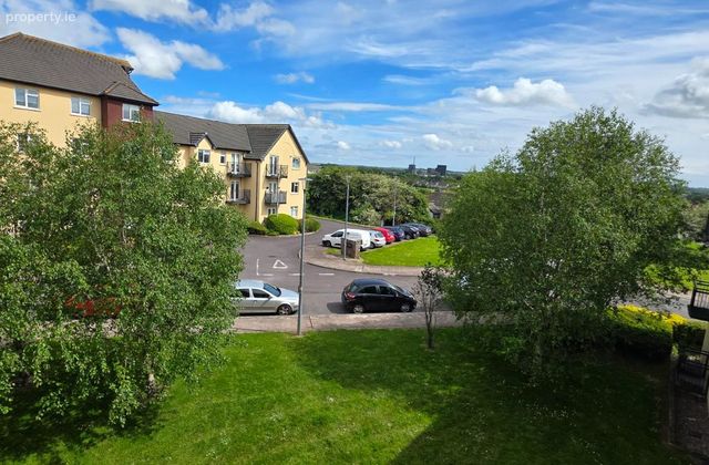 Apartment 26, Holly Court, Broomfield Village, Midleton, Co. Cork - Click to view photos