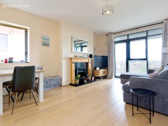 Apartment, 57 Block C, East Courtyard, Tullyvale, Dublin 18, Dublin 18 - Image 4