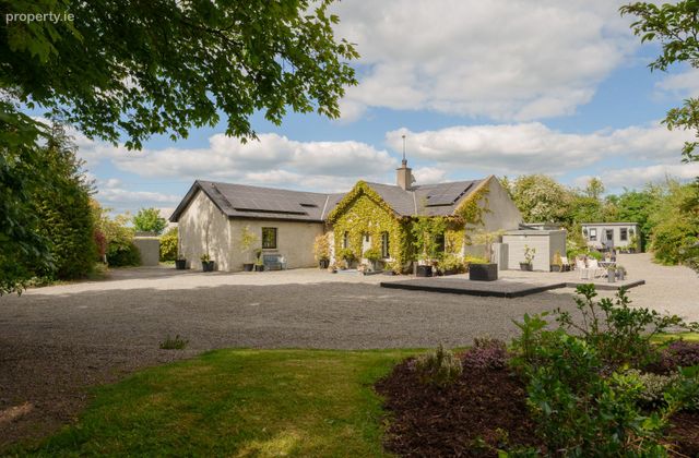 The Old Farmhouse, Hillfarm, Narraghmore, Co. Kildare - Click to view photos