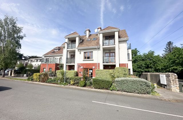 Cairnbrook Avenue, Carrickmines, Dublin 18 - Click to view photos